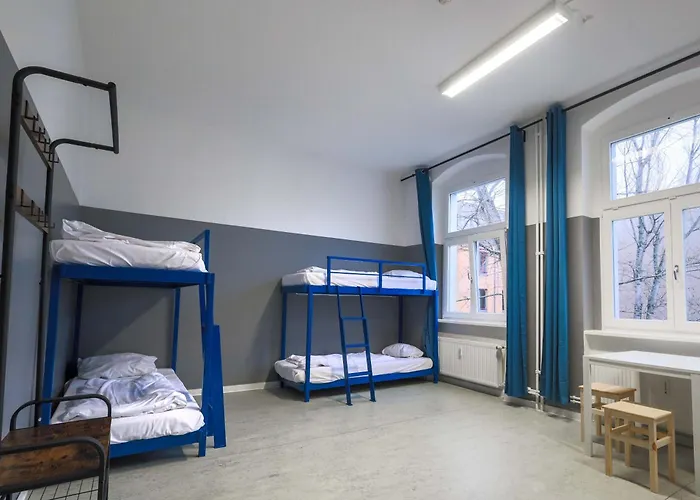 柏林飞马酒店 *